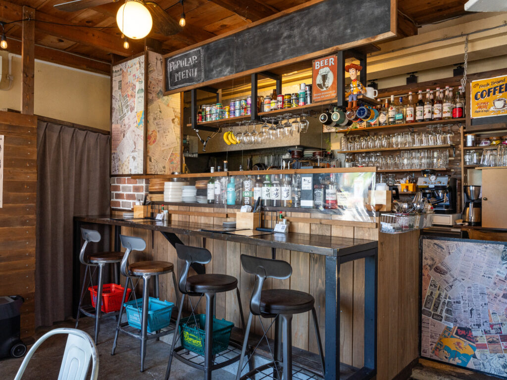 金武町cafe-junkyの店内
